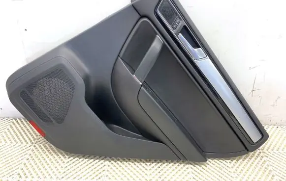 Volkswagen Touareg II Coupe rear side trim panel 