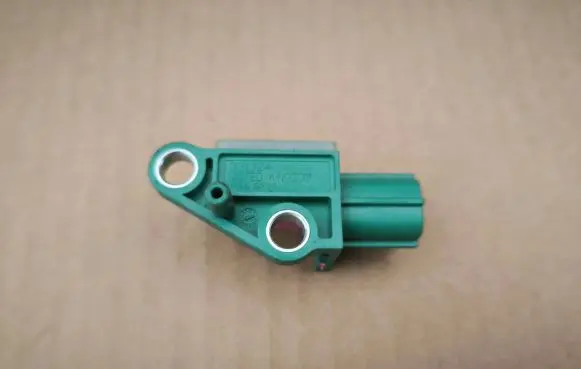 Volkswagen PASSAT B6 Airbag deployment crash/impact sensor 3C0909606