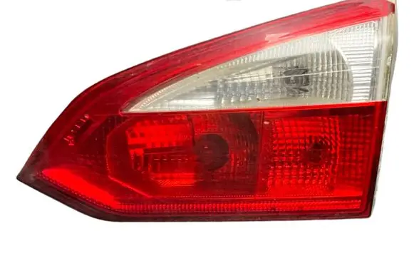 Ford Focus Tailgate rear/tail lights BM5113A602B BM5113A602D