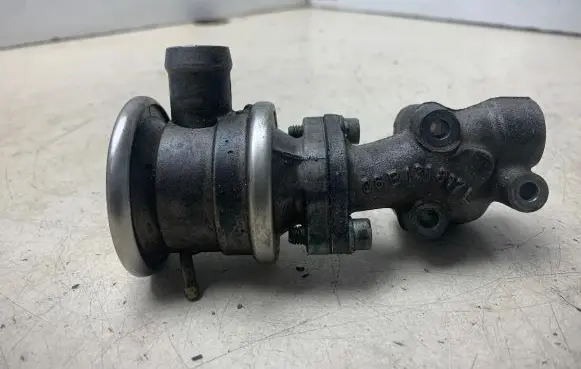 Audi A4 S4 B6 8E 8H EGR valve 06B131817