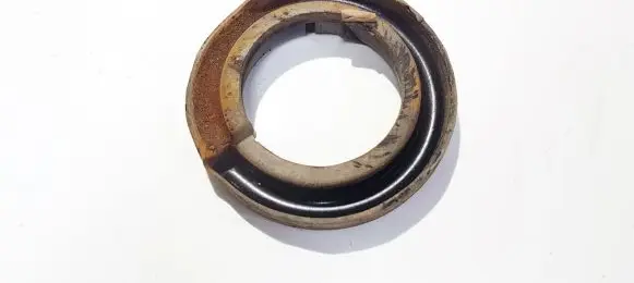 Hyundai Trajet Front coil spring rubber mount 