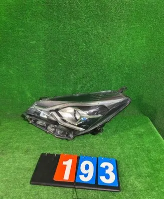 Toyota Yaris Headlight/headlamp