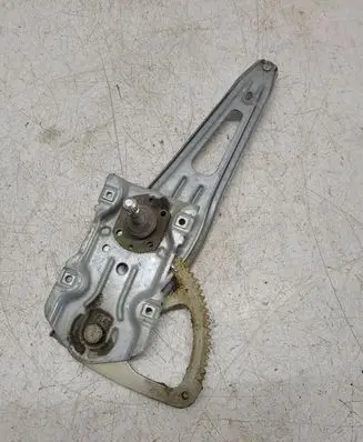 Rear door manual window regulator