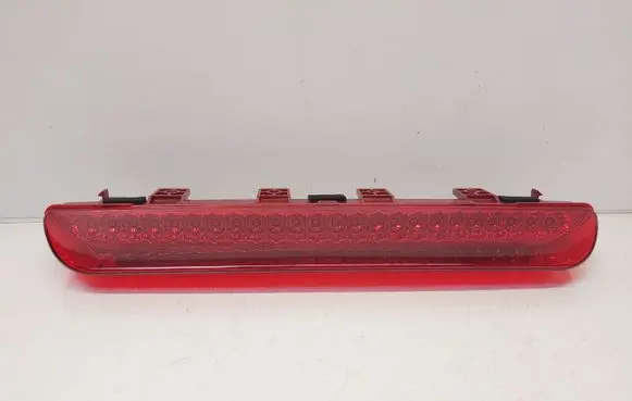 KIA Sportage Third/center stoplight