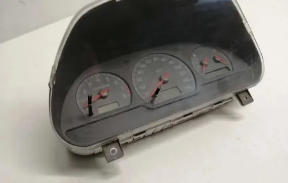Volvo S40, V40 Speedometer (instrument cluster) 30857494 99W12D2 SW30887707