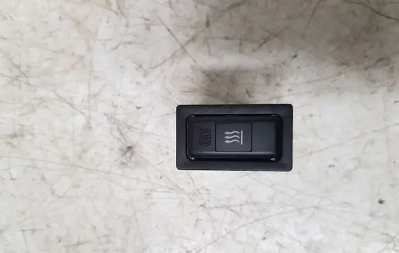 Toyota Avensis T250 Windscreen/window heater switch 153337
