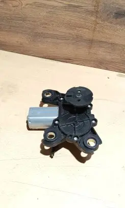 Peugeot Rifter Rear window wiper motor 9840123880