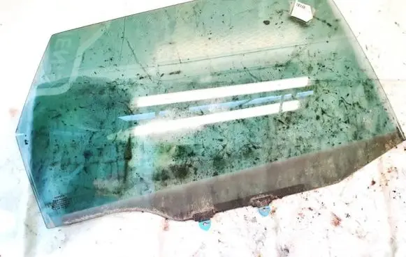 Toyota Avensis T220 Rear door window glass