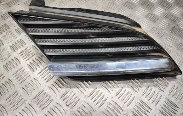 Nissan Primera Front grill 62320AU300
