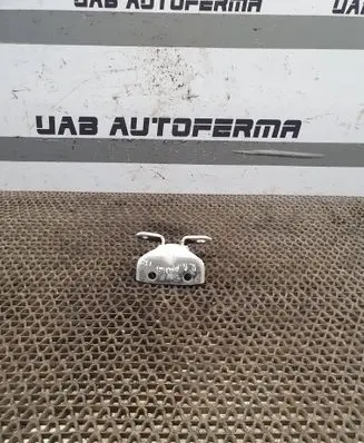 Hyundai i30 Front door lower hinge 