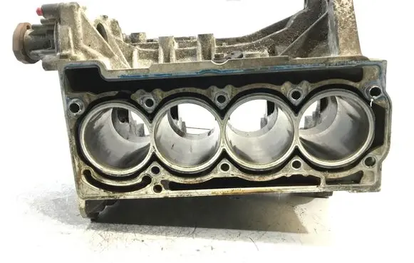 Volkswagen Golf V Engine block 03C103019 K1765