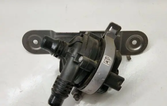 BMW X3 G01 Electric auxiliary coolant/water pump 8651287 7935177 7935179