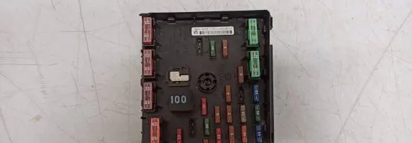 Volkswagen Tiguan Fuse module 5n0937123