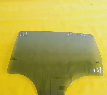 Seat Leon (1P) Rear door window glass