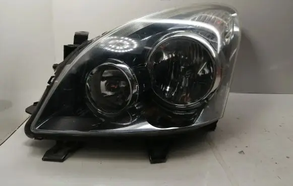 Toyota Corolla Verso AR10 Headlight/headlamp 811700F080 7357230400