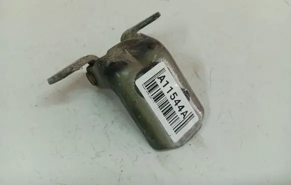 Nissan Note (E11) Rear door lower hinge