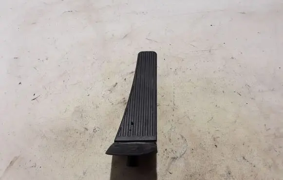 Volvo V60 Accelerator throttle pedal 32269124