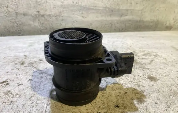 Volkswagen Touran I Mass air flow meter 038906461B 0281002531