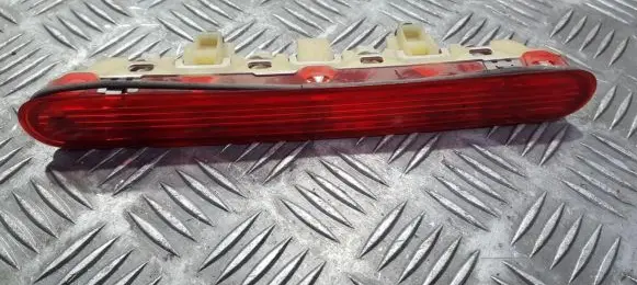 Third/center stoplight