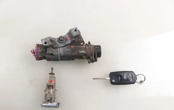 Skoda Roomster (5J) Ignition lock 4B0905851C