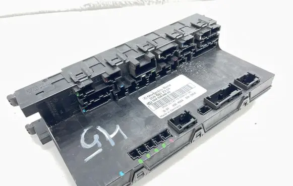 Mercedes-Benz CLK A209 C209 Fuse box set 2095452301 5DK00848663