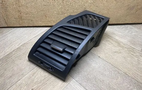 BMW 1 E81 E87 Dashboard side air vent grill/cover trim 7059187 705918713 51607059187