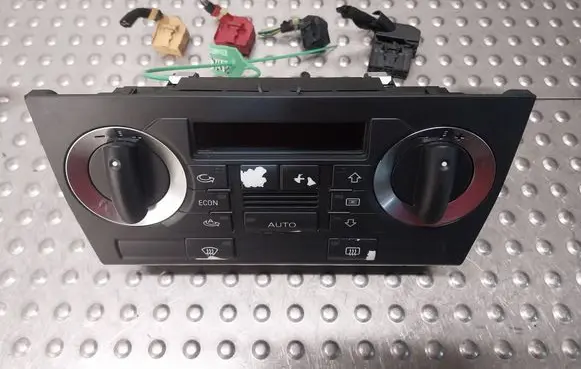 Audi A3 S3 8P Climate control unit 8P0820043AG