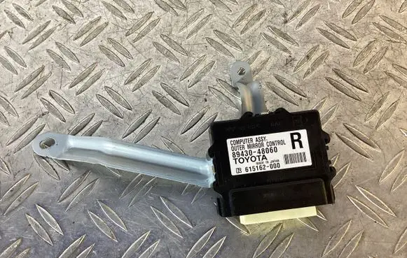 Lexus RX 450H Wing mirror control module 8943048060