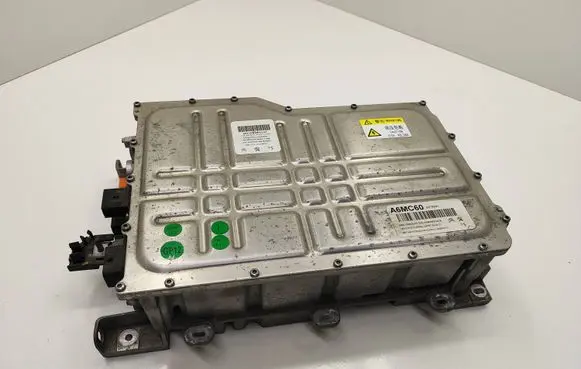 Voltage converter inverter