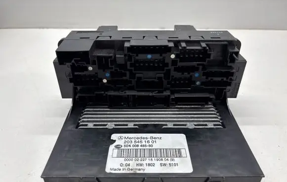 Mercedes-Benz C W203 Fuse box set 2035451601