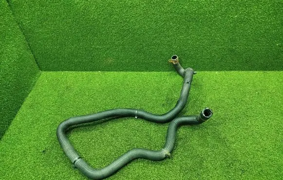 Renault Trafic III (X82) Engine coolant pipe/hose 110613261R