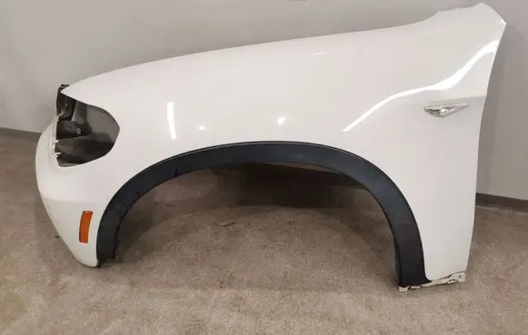 BMW X5 E70 Fender