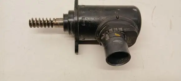 BMW 5 G30 G31 G38 other engine part 7631574