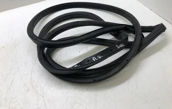 Ford Mondeo MK V Rubber seal front door (on door) 