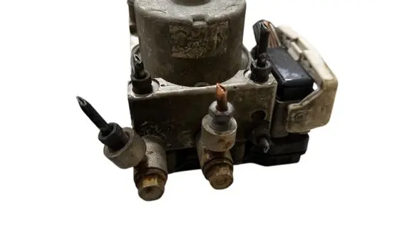 Ford Ranger ABS Pump UM53437A0 GB2111079 MZ26131