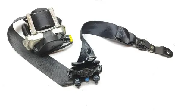 Volvo V40 Front seatbelt 619857500 010R000