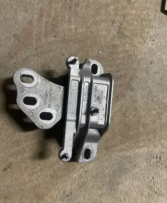 Ford Puma Gearbox mount L1BG7M121BB