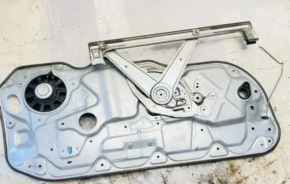 Volvo C30 Sliding door window regulator with motor 8679979
