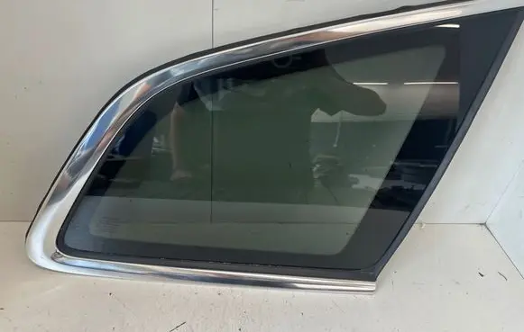 Volvo XC60 Rear vent window glass 32314269