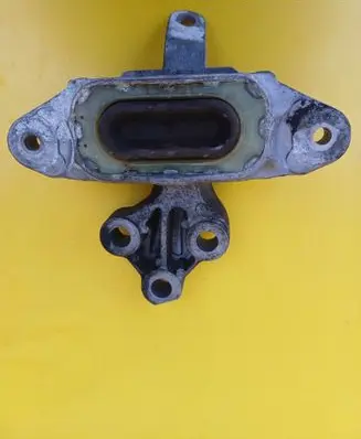 Opel Astra J Engine mount bracket 13248546
