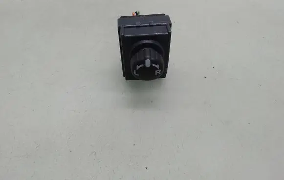Mitsubishi Colt Wing mirror switch A4518200410