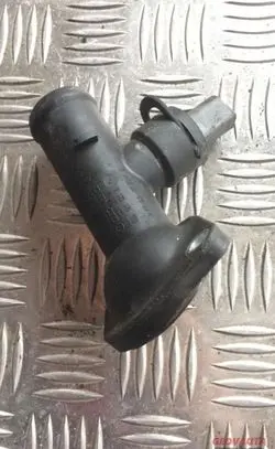 Volkswagen Golf IV Engine coolant pipe/hose 03g121121d