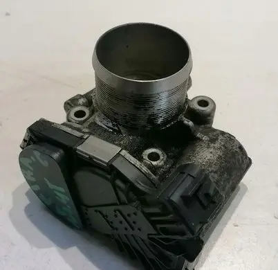 Opel Zafira C Throttle valve 55565489