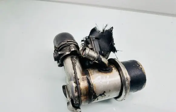 Volkswagen PASSAT B8 EGR valve cooler 04L131512D