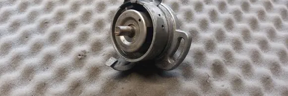 Volkswagen Golf III Spark distributor 030905205AB 0237521061