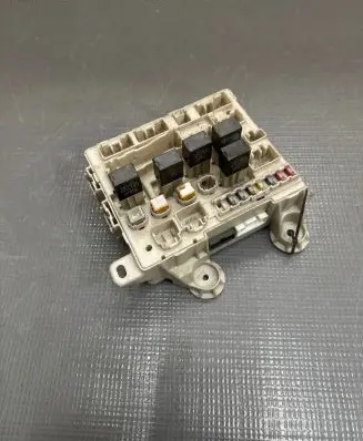 Toyota Previa (XR30, XR40) II Fuse module