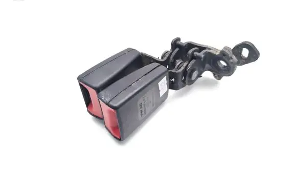 Volkswagen Golf Cross Rear seatbelt buckle 8V0857739A