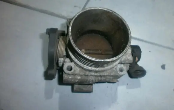 Volvo S40, V40 Throttle valve 7279100002
