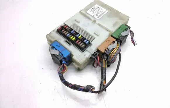 Volvo XC70 Fuse module 30765624