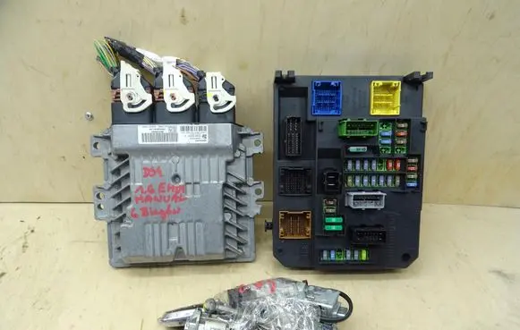 Citroen DS4 Engine ECU kit and lock set 9800268980